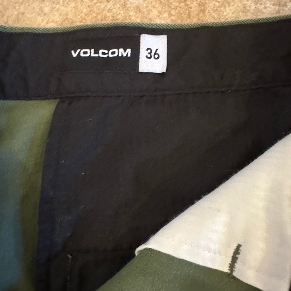 Volcom Shorts - Picture 2 of 5